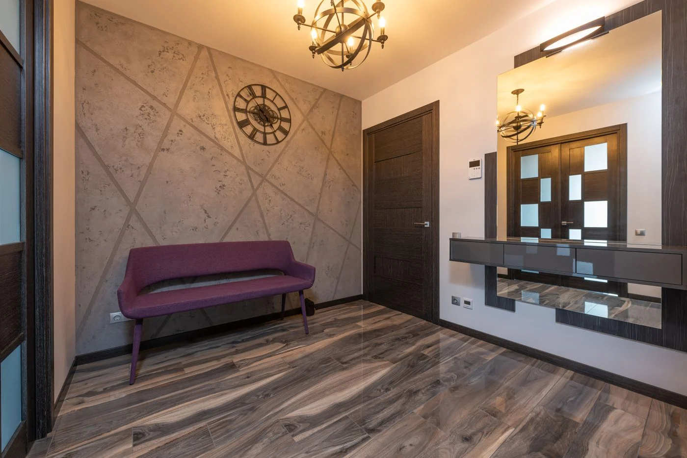 Upholstered bench in an entrance hallway